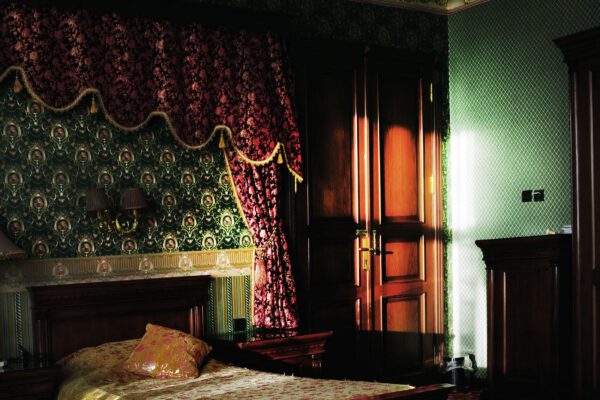 Anna Lehmann-Brauns, Hotel de Londres II, Istanbul, 2020, Pigment Print, 6th Edition, 51 x 40 cm