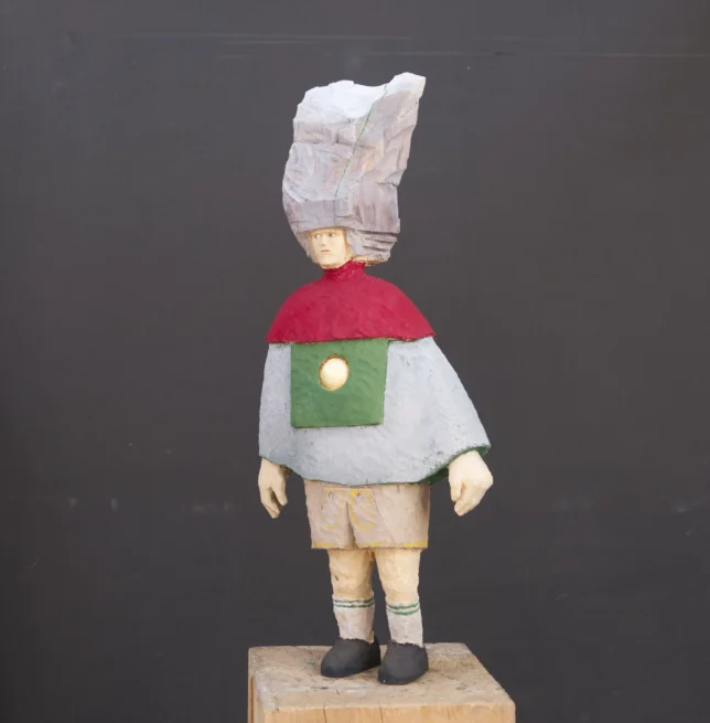 Peter Kröning, Heilige Heimat, 2025, Holz, Blattgold, Farbe, 76 x 33 x 15 cm